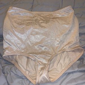 NWOT Women’s Shape Wear Underwear